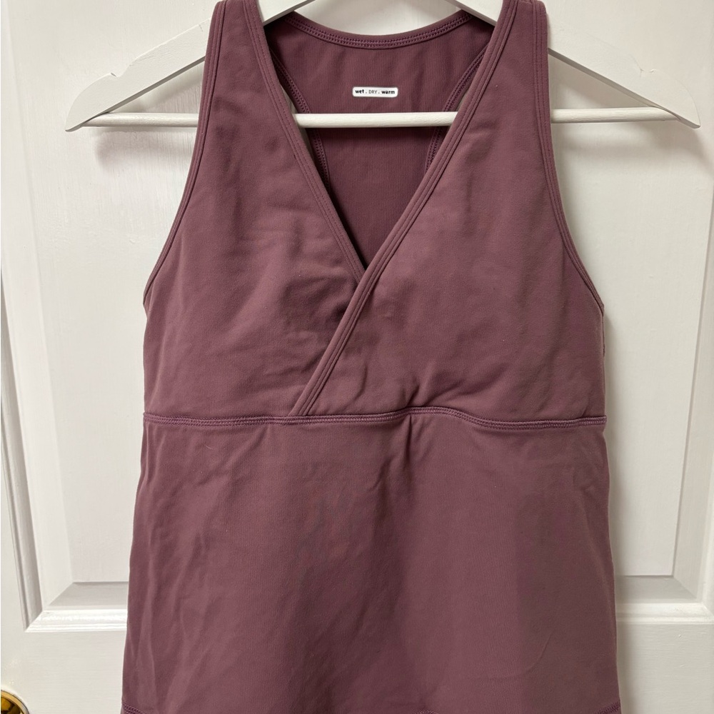 Vintage lululemon tank in perfect condition 10/12